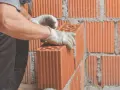 Silikaty zaprawa czy klej - co wybrać, aby uniknąć problemów budowlanych?