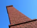 Ile cegieł na komin? Oblicz dokładnie, uniknij zbędnych kosztów
