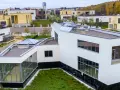 Skuteczne odwodnienie dachu płaskiego z attyką – uniknij problemów z wodą