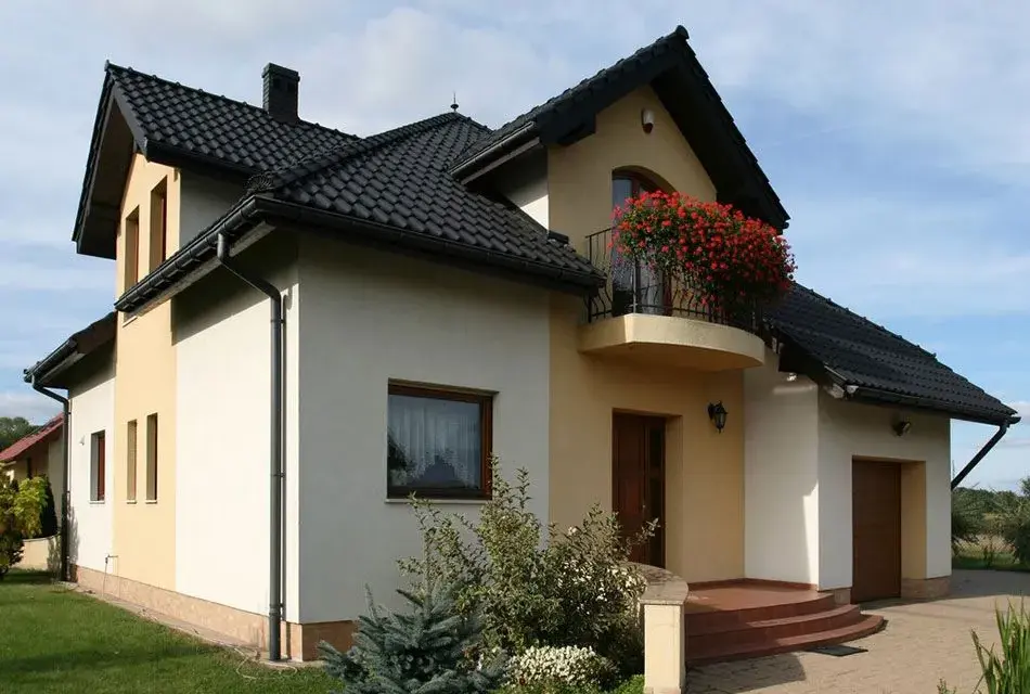 Jaki kolor podbitki do czarnego dachu? Odkryj idealne połączenia