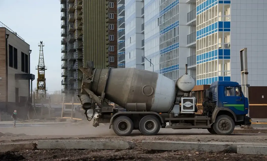 Ile waży kubik betonu półsuchego? Odkryj kluczowe informacje i porady