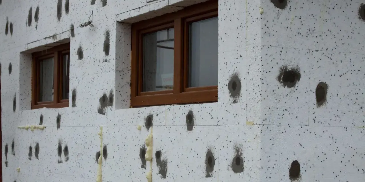 Czy 10 cm styropianu wystarczy na skuteczną izolację domu?