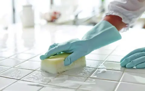Dlaczego fuga się kruszy? Oto najczęstsze przyczyny i rozwiązania