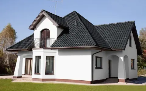 Jaki kolor elewacji do grafitowego dachu i brązowych okien, aby uniknąć błędów?