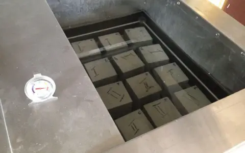 Czy beton przepuszcza wodę? Odkryj sekrety jego wodoszczelności