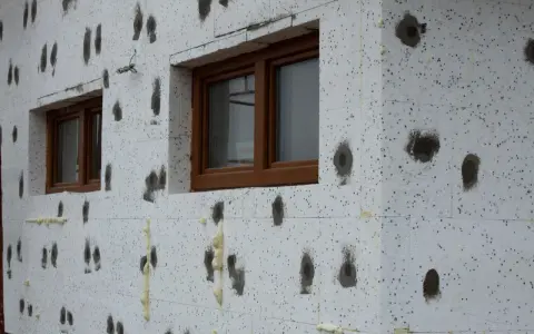 Czy 10 cm styropianu wystarczy na skuteczną izolację domu?