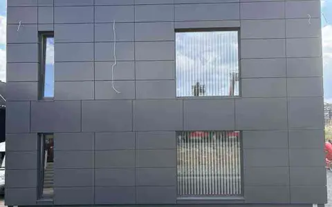 Ile kosztuje elewacja z alucobondu? Sprawdź ceny i ukryte koszty