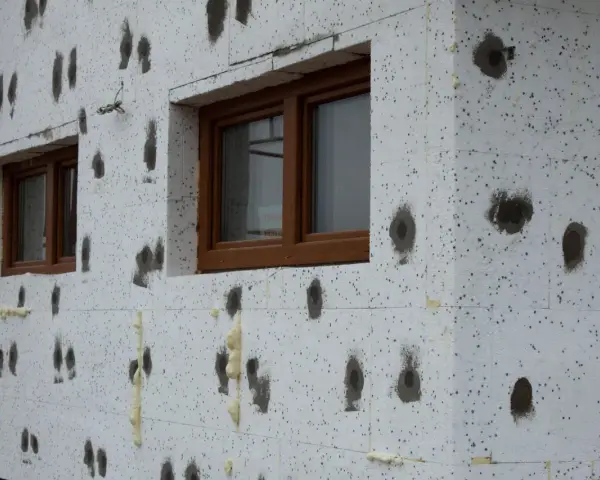 Czy 10 cm styropianu wystarczy na skuteczną izolację domu?