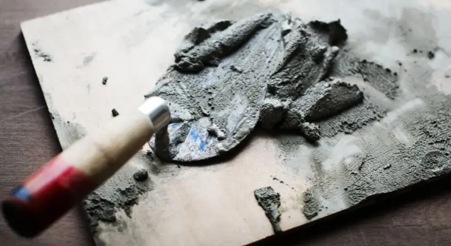 Cement 1 czy 2: Kluczowe różnice, które mogą kosztować Cię więcej