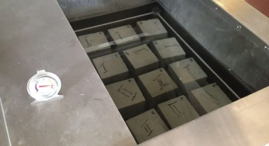 Czy beton przepuszcza wodę? Odkryj sekrety jego wodoszczelności
