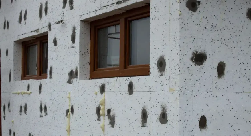 Czy 10 cm styropianu wystarczy na skuteczną izolację domu?