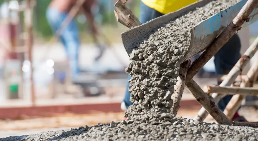 Ile cementu na m3 betonu na posadzkę? Kluczowe informacje i porady