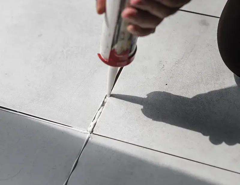 Zdjęcie Jaką fugę na zewnątrz wybrać, aby uniknąć problemów z wilgocią?